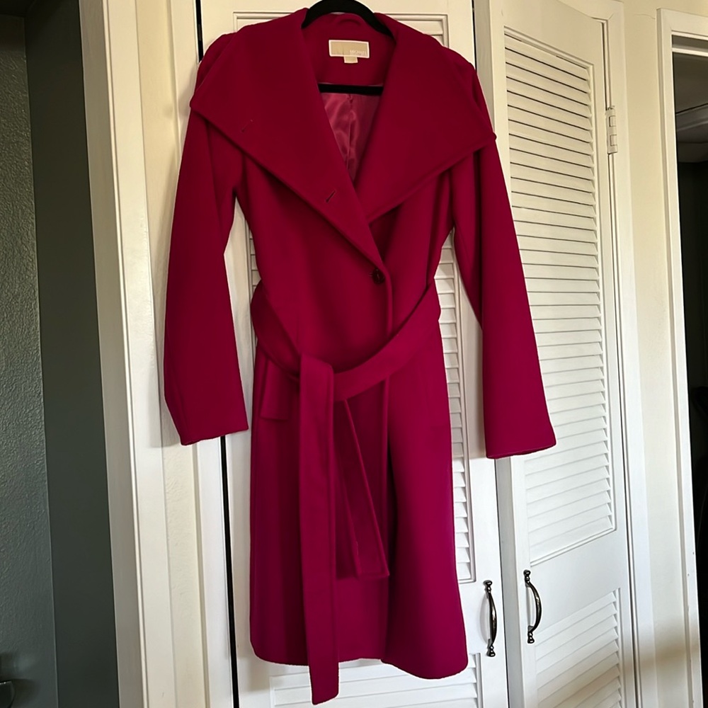 Valentine’s special 🩷 Michael Kors Wool Coat. Beautiful magenta! Size 6/M